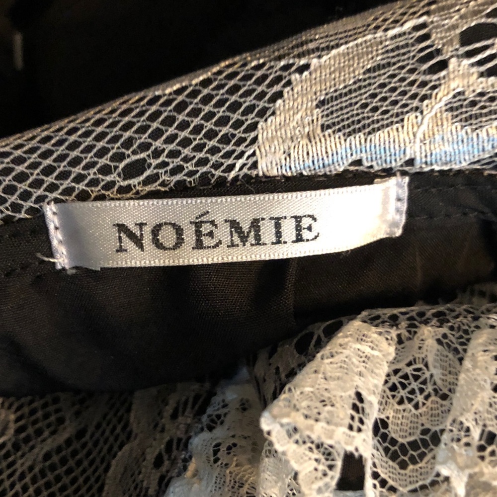Noémie Jirai Kei Heart‑Button Lace Blouse (Black) - Picture 4 of 6